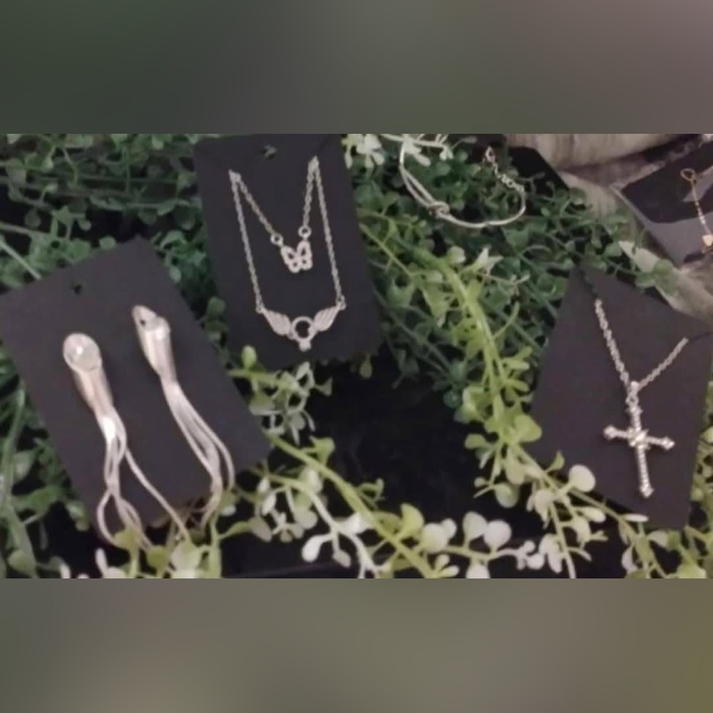 Elegant Silver Jewelry Set